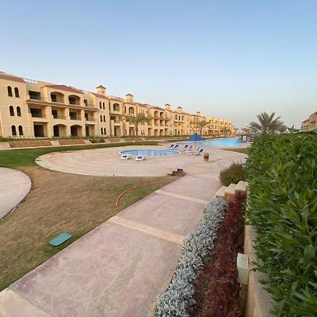 Laserina Palm Beach For Families Only Ground Floor With Big Garden Please Note That There Is Entrance Extra Fees 250 Le Per Adult Hotel Ain Sukhna Luaran gambar