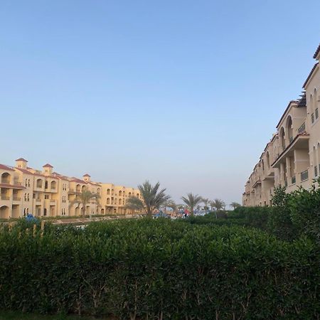 Laserina Palm Beach For Families Only Ground Floor With Big Garden Please Note That There Is Entrance Extra Fees 250 Le Per Adult Hotel Ain Sukhna Luaran gambar