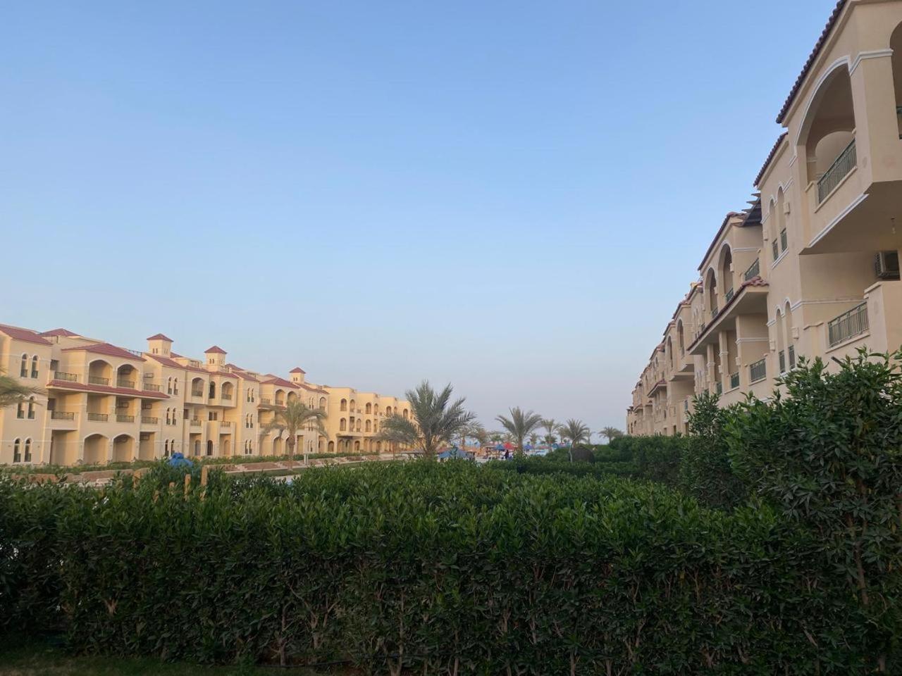 Laserina Palm Beach For Families Only Ground Floor With Big Garden Please Note That There Is Entrance Extra Fees 250 Le Per Adult Hotel Ain Sukhna Luaran gambar